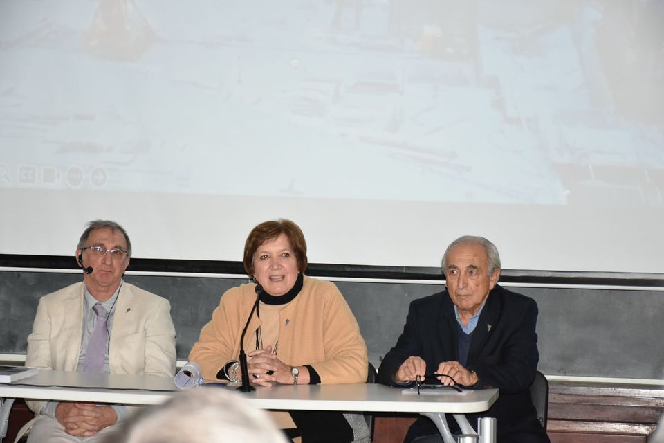 Acto de incorporación de un miembro del ClIAAA a la Academia de la Ingeniería de la Pcia. de Bs. As.
